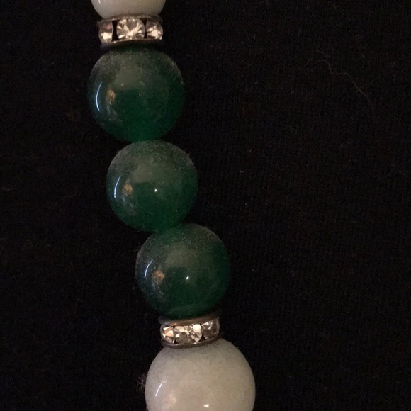 BEAUTIFUL JADE NECKLACE - Picture 3 of 4